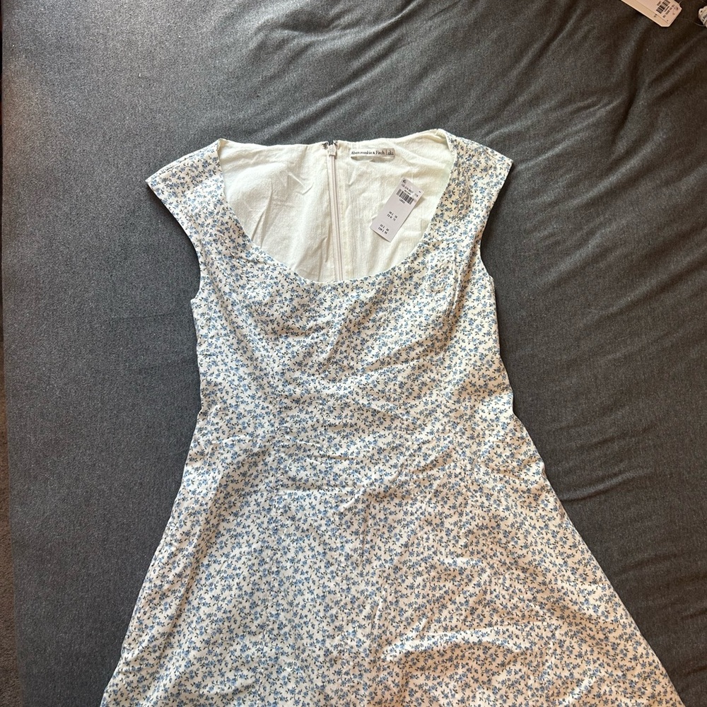 Abercrombie & Fitch Mila Cap Sleeve mini dress